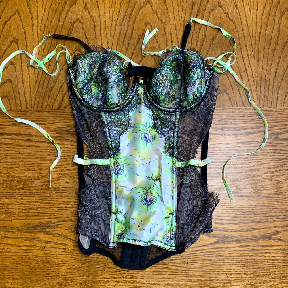 Corset, 34C, NWT